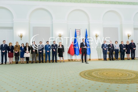  27.04.2018 WARSZAWA<br />PODPISANIE USTAWY O ZMIANIE USTAWY O USLUGACH PLATNICZYCH ORAZ NIEKTORYCH INNYCH USTAW DOTYCZACYCH BLEDNYCH PRZELEWOW<br />N/Z PREZYDENT RP ANDRZEJ DUDA <br /> 