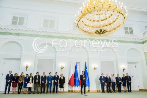 27.04.2018 WARSZAWA<br />PODPISANIE USTAWY O ZMIANIE USTAWY O USLUGACH PLATNICZYCH ORAZ NIEKTORYCH INNYCH USTAW DOTYCZACYCH BLEDNYCH PRZELEWOW<br />N/Z PREZYDENT RP ANDRZEJ DUDA <br /> 