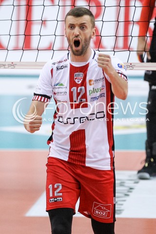  28.04.2018 RZESZOW <br />SIATKOWKA PLUS LIGA 2017/2018 MEN VOLLEYBALL POLAND POLISH PLUSLIGA LEAGUE SEASON 2017/2018 <br />MECZ O 5. MIEJSCE - MECZ NR 2<br />MECZ ASSECO RESOVIA RZESZOW - JASTRZEBSKI WEGIEL <br />N/Z LUKASZ PERLOWSKI SYLWETKA RADOSC EMOCJE<br /> 