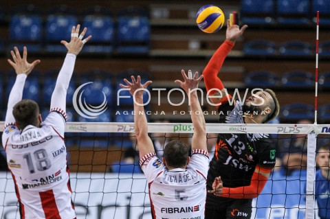  28.04.2018 RZESZOW <br />SIATKOWKA PLUS LIGA 2017/2018 MEN VOLLEYBALL POLAND POLISH PLUSLIGA LEAGUE SEASON 2017/2018 <br />MECZ O 5. MIEJSCE - MECZ NR 2<br />MECZ ASSECO RESOVIA RZESZOW - JASTRZEBSKI WEGIEL <br />N/Z SALVADOR HIDALGO OLIVA<br /> 