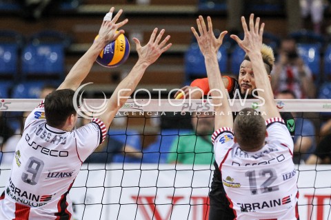  28.04.2018 RZESZOW <br />SIATKOWKA PLUS LIGA 2017/2018 MEN VOLLEYBALL POLAND POLISH PLUSLIGA LEAGUE SEASON 2017/2018 <br />MECZ O 5. MIEJSCE - MECZ NR 2<br />MECZ ASSECO RESOVIA RZESZOW - JASTRZEBSKI WEGIEL <br />N/Z SALVADOR HIDALGO OLIVA<br /> 