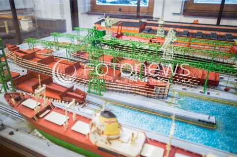  28.04.2018 GDANSK <br />OGOLNOPOLSKIE OBCHODY CZTERDZIESTOLECIA UTWORZENIA WOLNYCH ZWIAZKOW ZAWODOWYCH<br />N/Z MAKIETA STOCZNI GDANSKIEJ<br /> 