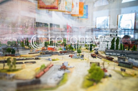  28.04.2018 GDANSK <br />OGOLNOPOLSKIE OBCHODY CZTERDZIESTOLECIA UTWORZENIA WOLNYCH ZWIAZKOW ZAWODOWYCH<br />N/Z MAKIETA STOCZNI GDANSKIEJ<br /> 