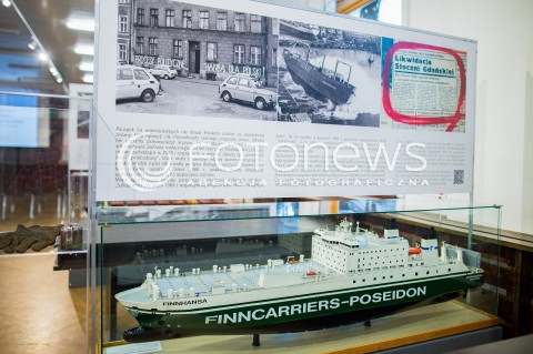  28.04.2018 GDANSK <br />OGOLNOPOLSKIE OBCHODY CZTERDZIESTOLECIA UTWORZENIA WOLNYCH ZWIAZKOW ZAWODOWYCH<br />N/Z MAKIETA STATKU W SALI BHP STOCZNI GDANSKIEJ<br /> 