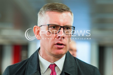  28.04.2018 GDANSK <br />OGOLNOPOLSKIE OBCHODY CZTERDZIESTOLECIA UTWORZENIA WOLNYCH ZWIAZKOW ZAWODOWYCH<br />N/Z SLAWOMIR CENCKIEWICZ PORTRET<br /> 