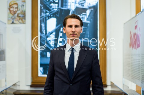  28.04.2018 GDANSK <br />OGOLNOPOLSKIE OBCHODY CZTERDZIESTOLECIA UTWORZENIA WOLNYCH ZWIAZKOW ZAWODOWYCH<br />N/Z KACPER PLAZYNSKI PORTRET<br /> 