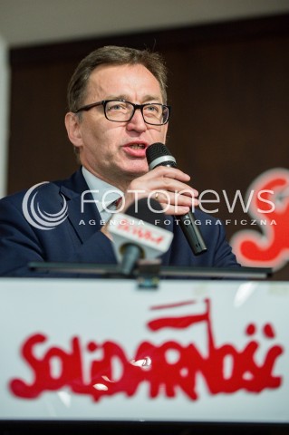  28.04.2018 GDANSK <br />OGOLNOPOLSKIE OBCHODY CZTERDZIESTOLECIA UTWORZENIA WOLNYCH ZWIAZKOW ZAWODOWYCH<br />N/Z JAROSLAW SZAREK PORTRET SOLIDARNOSC<br /> 