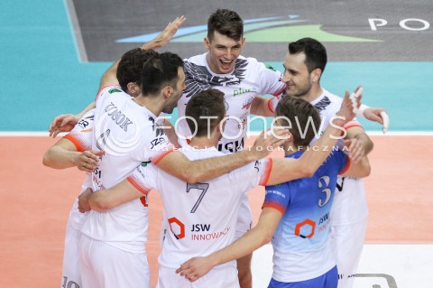  29.04.2018 RZESZOW <br />SIATKOWKA PLUS LIGA 2017/2018 MEN VOLLEYBALL POLAND POLISH PLUSLIGA LEAGUE SEASON 2017/2018 <br />MECZ O 5. MIEJSCE - MECZ NR 3<br />MECZ ASSECO RESOVIA RZESZOW - JASTRZEBSKI WEGIEL <br />N/Z MACIEJ MUZAJ JASON DEROCCO RADOSC EMOCJE <br /> 