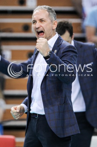  29.04.2018 RZESZOW <br />SIATKOWKA PLUS LIGA 2017/2018 MEN VOLLEYBALL POLAND POLISH PLUSLIGA LEAGUE SEASON 2017/2018 <br />MECZ O 5. MIEJSCE - MECZ NR 3<br />MECZ ASSECO RESOVIA RZESZOW - JASTRZEBSKI WEGIEL <br />N/Z ANDRZEJ KOWAL - I TRENER ( HEAD COACH ) SYLWETKA  RADOSC EMOCJE <br /> 