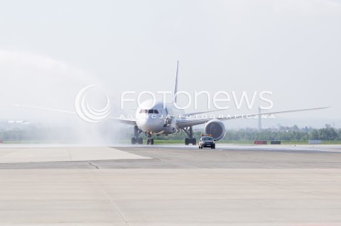  30.04.2018 LOTNISKO RZESZOW JASIONKA <br />INAUGURACJA BEZPOSREDNIEGO POLACZENIA POLSKICH LINII LOTNICZYCH PLL LOT Z RZESZOWA DO NOWEGO JORKU<br />SAMOLOTY BOEING 787 DREAMLINER BEDA LATALY Z RZESZOWA DO NOWEGO JORKU ( NEWARK ) RAZ W TYGODNIU <br />N/Z SAMOLOT BOEING 787 - 8 DREAMLINER <br /> 