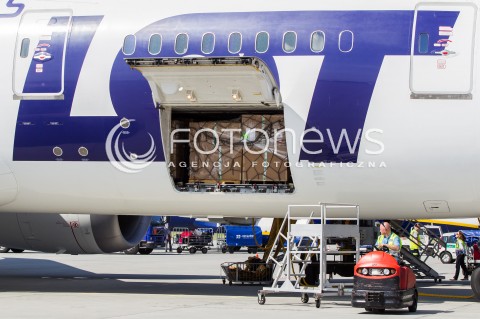  30.04.2018 LOTNISKO RZESZOW JASIONKA <br />INAUGURACJA BEZPOSREDNIEGO POLACZENIA POLSKICH LINII LOTNICZYCH PLL LOT Z RZESZOWA DO NOWEGO JORKU<br />SAMOLOTY BOEING 787 DREAMLINER BEDA LATALY Z RZESZOWA DO NOWEGO JORKU ( NEWARK ) RAZ W TYGODNIU <br />N/Z SAMOLOT BOEING 787 - 8 DREAMLINER <br /> 