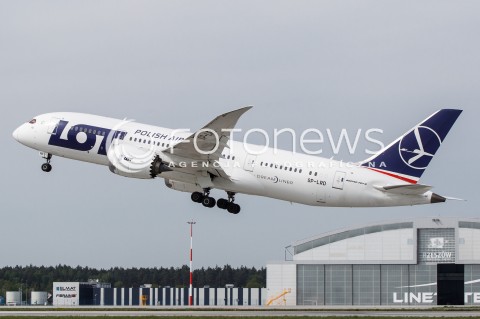  30.04.2018 LOTNISKO RZESZOW JASIONKA <br />INAUGURACJA BEZPOSREDNIEGO POLACZENIA POLSKICH LINII LOTNICZYCH PLL LOT Z RZESZOWA DO NOWEGO JORKU<br />SAMOLOTY BOEING 787 DREAMLINER BEDA LATALY Z RZESZOWA DO NOWEGO JORKU ( NEWARK ) RAZ W TYGODNIU <br />N/Z SAMOLOT BOEING 787 - 8 DREAMLINER <br /> 