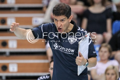  02.05.2018 RZESZOW <br />SIATKOWKA LIGA SIATKOWKI KOBIET LSK 2017/2018 WOMEN VOLLEYBALL POLAND POLISH LEAGUE <br />FAZA PLAYOFF - MECZ O 3. MIEJSCE - 3. MECZ <br />MECZ DEVELOPRES SKYRES RZESZOW - GROT BUDOWLANI LODZ <br />N/Z LORENZO MICELLI - I TRENER ( HEAD COACH ) SYLWETKA <br /> 