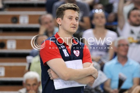  02.05.2018 RZESZOW <br />SIATKOWKA LIGA SIATKOWKI KOBIET LSK 2017/2018 WOMEN VOLLEYBALL POLAND POLISH LEAGUE <br />FAZA PLAYOFF - MECZ O 3. MIEJSCE - 3. MECZ <br />MECZ DEVELOPRES SKYRES RZESZOW - GROT BUDOWLANI LODZ <br />N/Z BLAZEJ KRZYSZTALOWICZ - I TRENER ( HEAD COACH ) SYLWETKA <br /> 