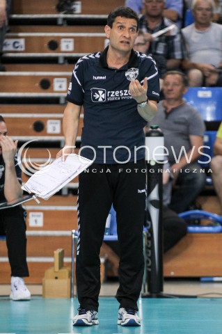  02.05.2018 RZESZOW <br />SIATKOWKA LIGA SIATKOWKI KOBIET LSK 2017/2018 WOMEN VOLLEYBALL POLAND POLISH LEAGUE <br />FAZA PLAYOFF - MECZ O 3. MIEJSCE - 3. MECZ <br />MECZ DEVELOPRES SKYRES RZESZOW - GROT BUDOWLANI LODZ <br />N/Z LORENZO MICELLI - I TRENER ( HEAD COACH ) SYLWETKA <br /> 