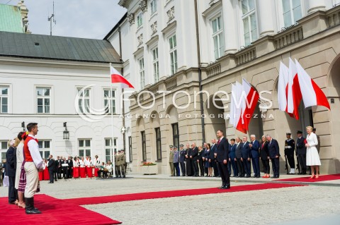  02.05.2018 WARSZAWA <br />DZIEN FLAGI POLSKIEJ Z UDZIALEM PREZYDENTA RP<br />N/Z PREZYDENT RP ANDRZEJ DUDA AGATA KORNHAUSER DUDA<br /> 
