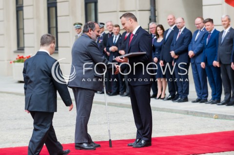  02.05.2018 WARSZAWA <br />DZIEN FLAGI POLSKIEJ Z UDZIALEM PREZYDENTA RP<br />N/Z PREZYDENT RP ANDRZEJ DUDA KSIADZ TADEUSZ ISAKOWICZ ZALESKI<br /> 