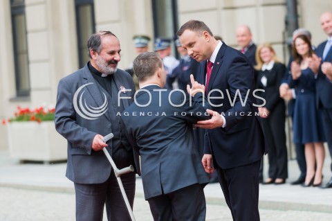  02.05.2018 WARSZAWA <br />DZIEN FLAGI POLSKIEJ Z UDZIALEM PREZYDENTA RP<br />N/Z PREZYDENT RP ANDRZEJ DUDA KSIADZ TADEUSZ ISAKOWICZ ZALESKI<br /> 