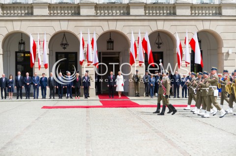  02.05.2018 WARSZAWA <br />DZIEN FLAGI POLSKIEJ Z UDZIALEM PREZYDENTA RP<br />N/Z PREZYDENT RP ANDRZEJ DUDA AGATA KORNHAUSER DUDA<br /> 