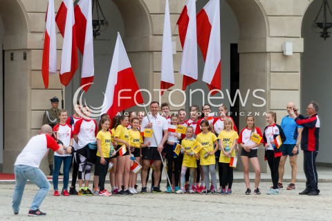  02.05.2018 WARSZAWA <br />DZIEN FLAGI POLSKIEJ Z UDZIALEM PREZYDENTA RP<br />BIALO CZERWONA SZTAFETA RMF FM<br />N/Z PREZYDENT RP ANDRZEJ DUDA<br /> 