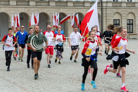 02.05.2018 WARSZAWA <br />DZIEN FLAGI POLSKIEJ Z UDZIALEM PREZYDENTA RP<br />BIALO CZERWONA SZTAFETA RMF FM<br />N/Z PREZYDENT RP ANDRZEJ DUDA<br /> 