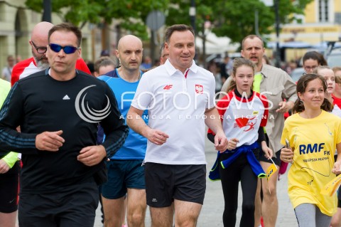  02.05.2018 WARSZAWA <br />DZIEN FLAGI POLSKIEJ Z UDZIALEM PREZYDENTA RP<br />BIALO CZERWONA SZTAFETA RMF FM<br />N/Z PREZYDENT RP ANDRZEJ DUDA<br /> 