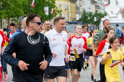  02.05.2018 WARSZAWA <br />DZIEN FLAGI POLSKIEJ Z UDZIALEM PREZYDENTA RP<br />BIALO CZERWONA SZTAFETA RMF FM<br />N/Z PREZYDENT RP ANDRZEJ DUDA<br /> 