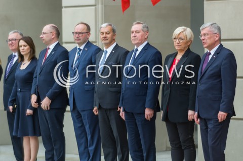  02.05.2018 WARSZAWA <br />DZIEN FLAGI POLSKIEJ Z UDZIALEM PREZYDENTA RP<br />N/Z MATEUSZ SZPYTMA JERZY KWIECINSKI PREZES TK JULIA PRZYLEBSKA STANISLAW KARCZEWSKI JACEK CZAPUTOWICZ HENRYK KOWALCZYK <br /> 