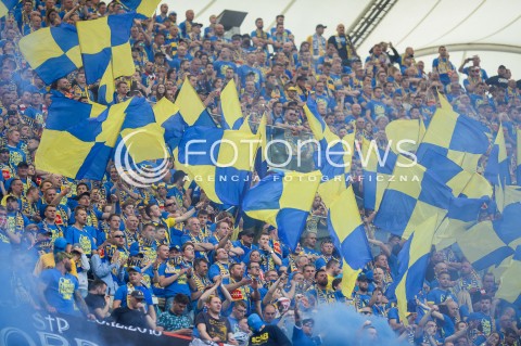  02.05.2018 WARSZAWA<br />
PILKA NOZNA - FINAL PUCHARU POLSKI PZPN 2017/2018<br />
FOOTBALL - PZPN POLISH CUP FINAL 2017/2018<br />
MECZ ARKA GDYNIA - LEGIA WARSZAWA<br />
N/Z ARKA GDYNIA OPRAWA RACE FLAGI<br />
 