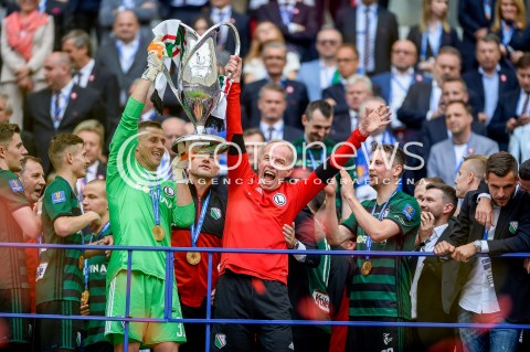  02.05.2018 WARSZAWA<br />PILKA NOZNA - FINAL PUCHARU POLSKI PZPN 2017/2018<br />FOOTBALL - PZPN POLISH CUP FINAL 2017/2018<br />MECZ ARKA GDYNIA - LEGIA WARSZAWA<br />N/Z LEGIA WARSZAWA ZDOBYWCA PUCHARU POLSKI DEKORACJA RADOSC EMOCJE FETA RADOSLAW CIERZNIAK<br /> 