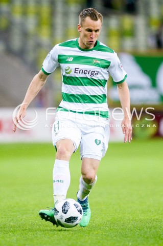  04.05.2018 GDANSK<br />PILKA NOZNA - EKSTRAKLASA SEZON 2017/2018<br />MECZ LECHIA GDANSK - BRUK BET TERMALICA NIECIECZA<br />N/Z PAWEL STOLARSKI SYLWETKA<br /> 