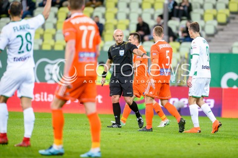  04.05.2018 GDANSK<br />PILKA NOZNA - EKSTRAKLASA SEZON 2017/2018<br />MECZ LECHIA GDANSK - BRUK BET TERMALICA NIECIECZA<br />N/Z SZYMON MARCINIAK SYLWETKA<br /> 