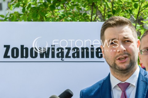  05.05.2018 WARSZAWA<br />KONFERENCJA PATRYKA JAKIEGO NA TEMAT PARKINGOW I ZOBOWIAZAN WYBORCZYCH<br />N/Z PATRYK JAKI<br /> 