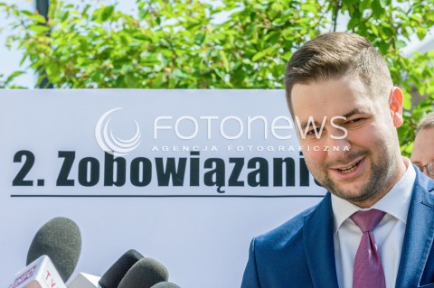  05.05.2018 WARSZAWA<br />KONFERENCJA PATRYKA JAKIEGO NA TEMAT PARKINGOW I ZOBOWIAZAN WYBORCZYCH<br />N/Z PATRYK JAKI<br /> 