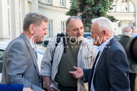  07.05.2018 WARSZAWA<br />INAUGURACYJNE SPOTKANIE SPOLECZNEGO KOMITETU LEWICY OBCHODOW 100 LECIA ODZYSKANIA NIEPODLEGLOSCI<br />N/Z LESZEK MILLER KRZYSZTOF JANIK <br /> 