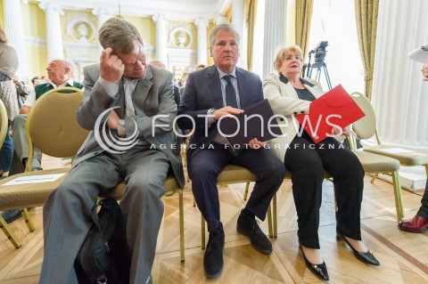  07.05.2018 WARSZAWA<br />INAUGURACYJNE SPOTKANIE SPOLECZNEGO KOMITETU LEWICY OBCHODOW 100 LECIA ODZYSKANIA NIEPODLEGLOSCI<br />N/Z ALEKSANDER KWASNIEWSKI DANUTA WANIEK KRZYSZTOF JANIK<br /> 