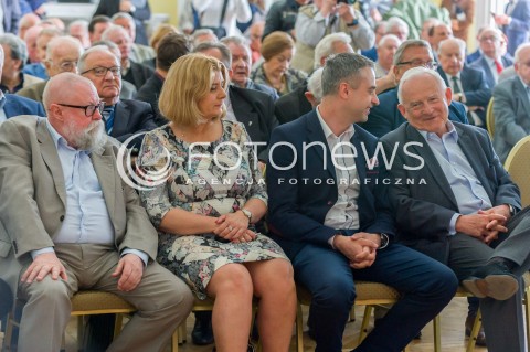  07.05.2018 WARSZAWA<br />INAUGURACYJNE SPOTKANIE SPOLECZNEGO KOMITETU LEWICY OBCHODOW 100 LECIA ODZYSKANIA NIEPODLEGLOSCI<br />N/Z JERZY BRALCZYK LESZEK MILLER KRZYSZTOF GAWKOWSKI<br /> 