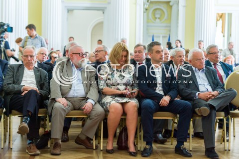  07.05.2018 WARSZAWA<br />
INAUGURACYJNE SPOTKANIE SPOLECZNEGO KOMITETU LEWICY OBCHODOW 100 LECIA ODZYSKANIA NIEPODLEGLOSCI<br />
N/Z ANDRZEJ MENCWEL LESZEK MILLER JERZY BRALCZYK KRZYSZTOF GAWKOWSKI<br />
 
