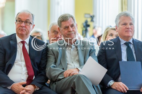  07.05.2018 WARSZAWA<br />INAUGURACYJNE SPOTKANIE SPOLECZNEGO KOMITETU LEWICY OBCHODOW 100 LECIA ODZYSKANIA NIEPODLEGLOSCI<br />N/Z ALEKSANDER KWASNIEWSKI WLODZIMIERZ CZARZASTY KRZYSZTOF JANIK <br /> 