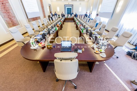  08.05.2018 WARSZAWA<br />POSIEDZENIE RADY MINISTROW<br />N/Z SALA POSIEDZEN OD STRONY FOTELU PREMIERA WIDOK VIEW<br /> 