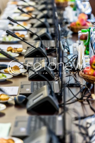  08.05.2018 WARSZAWA<br />POSIEDZENIE RADY MINISTROW<br />N/Z MIKROFONY STOL<br /> 