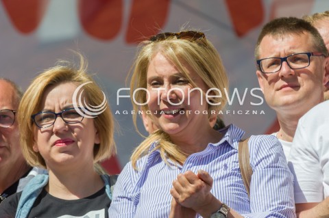  12.05.2018 WARSZAWA<br />MARSZ WOLNOSCI<br />N/Z BARBARA DOLNIAK PAULINA HENNIG KLOSKA<br /> 