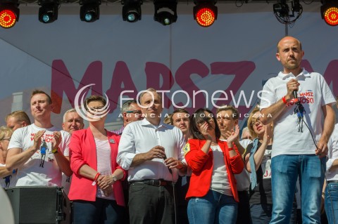  12.05.2018 WARSZAWA<br />MARSZ WOLNOSCI<br />N/Z KRZYSZTOF BREJZA KATARZYNA LUBNAUER GRZEGORZ SCHETYNA KAMILA GASIUK PIHOWICZ BORYS BUDKA<br /> 