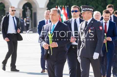  14.05.2018 WARSZAWA <br />WIZYTA PREMIERA WEGIER VIKTORA ORBANA W POLSCE<br />VIKTOR ORBAN PRZED POMNIKIEM OFIAR KATASTROFY SMOLENSKIEJ NA PLACU PILSUDSKIEGO<br />N/Z PREMIER WEGIER VIKTOR ORBAN<br /> 