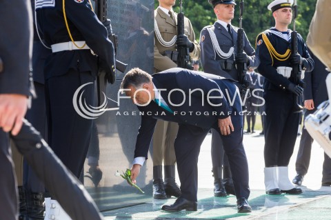  14.05.2018 WARSZAWA <br />WIZYTA PREMIERA WEGIER VIKTORA ORBANA W POLSCE<br />VIKTOR ORBAN PRZED POMNIKIEM OFIAR KATASTROFY SMOLENSKIEJ NA PLACU PILSUDSKIEGO<br />N/Z PREMIER WEGIER VIKTOR ORBAN<br /> 