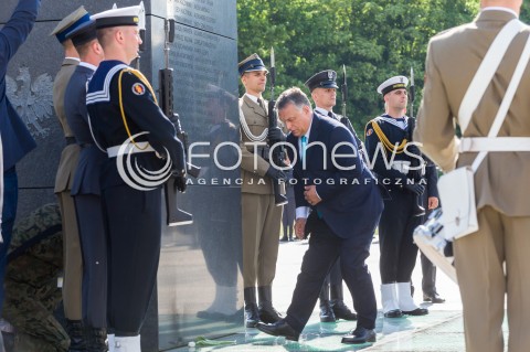  14.05.2018 WARSZAWA <br />WIZYTA PREMIERA WEGIER VIKTORA ORBANA W POLSCE<br />VIKTOR ORBAN PRZED POMNIKIEM OFIAR KATASTROFY SMOLENSKIEJ NA PLACU PILSUDSKIEGO<br />N/Z PREMIER WEGIER VIKTOR ORBAN<br /> 