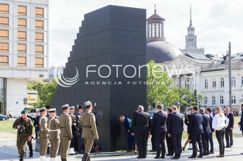  14.05.2018 WARSZAWA <br />WIZYTA PREMIERA WEGIER VIKTORA ORBANA W POLSCE<br />VIKTOR ORBAN PRZED POMNIKIEM OFIAR KATASTROFY SMOLENSKIEJ NA PLACU PILSUDSKIEGO<br />N/Z PREMIER WEGIER VIKTOR ORBAN<br /> 