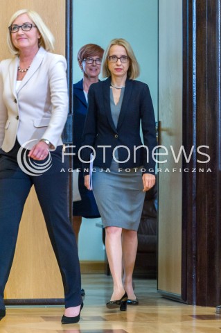  15.05.2018 WARSZAWA<br />KONFERENCJA ELZBIETY RAFALSKIEJ I TERESY CZERWINSKIEJ NA TEMAT MAPY ROZWIAZAN SYSTEMOWYCH DLA NIEPELNOSPRAWNYCH<br />N/Z ELZBIETA RAFALSKA TERESA CZERWINSKA<br /> 