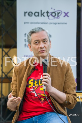  18.05.2018 WARSZAWA<br />SPOTKANIE Z ROBERTEM BIEDRONIEM W WARSZAWIE PT. I'M MR BIEDRON AND THIS IS OPENREAKTOR<br />N/Z ROBERT BIEDRON<br /> 