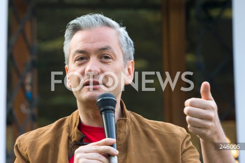  18.05.2018 WARSZAWA<br />SPOTKANIE Z ROBERTEM BIEDRONIEM W WARSZAWIE PT. I'M MR BIEDRON AND THIS IS OPENREAKTOR<br />N/Z ROBERT BIEDRON<br /> 